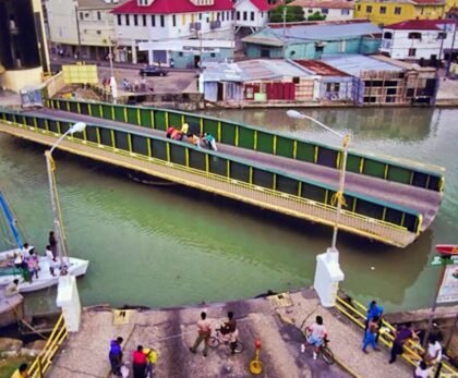 Built in the early 19th century and later reconstructed, the bridge is famous for its manually operated swinging mechanism, which allows boats to pass through the waterway.